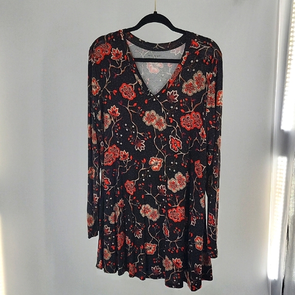 Lane Bryant Black and Red Floral Tunic - Picture 1 of 15